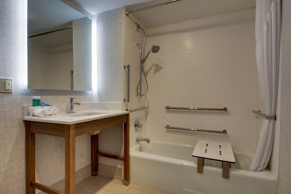 Holiday Inn Express & Suites Wapakoneta by IHG - photo 26
