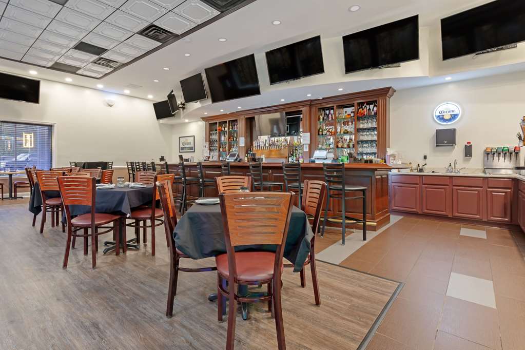 Clarion Hotel & Suites BWI Airport North - photo 42