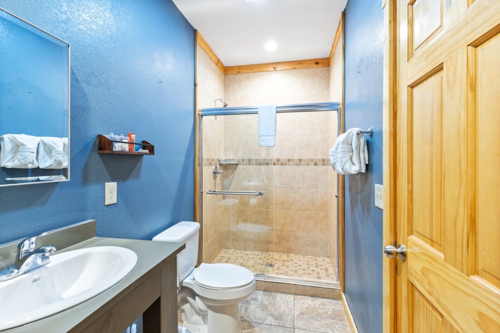Elegant Elite Estate By Ghosal Luxury Lodging - photo 56
