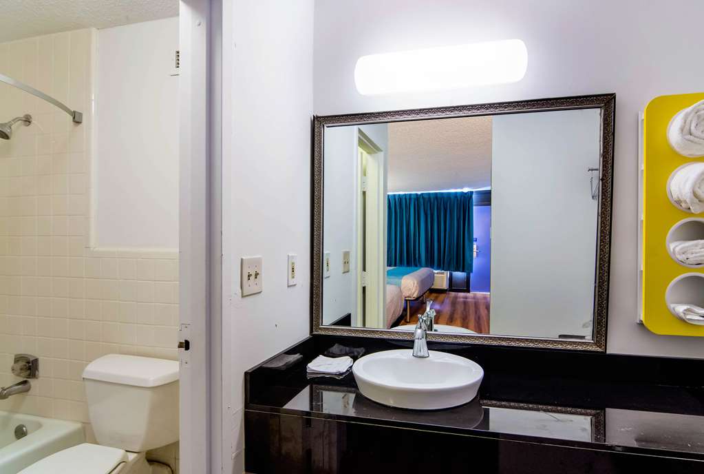 Motel 6 Lagrange GA - photo 19