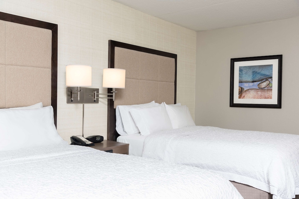 Hampton Inn Bloomington - photo 9