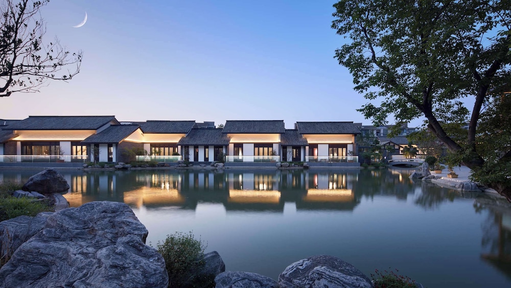 Moonrise Hotels Resorts in Luocheng, People's Republic of China