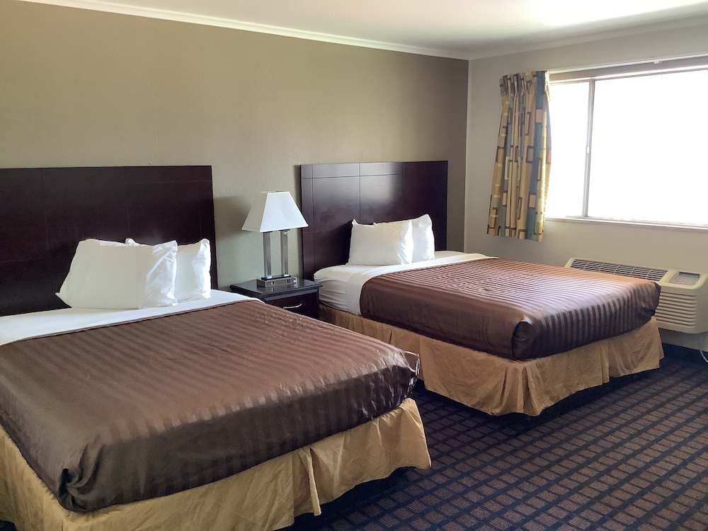 Silver Spur Vintage Inn & Suites - photo 17