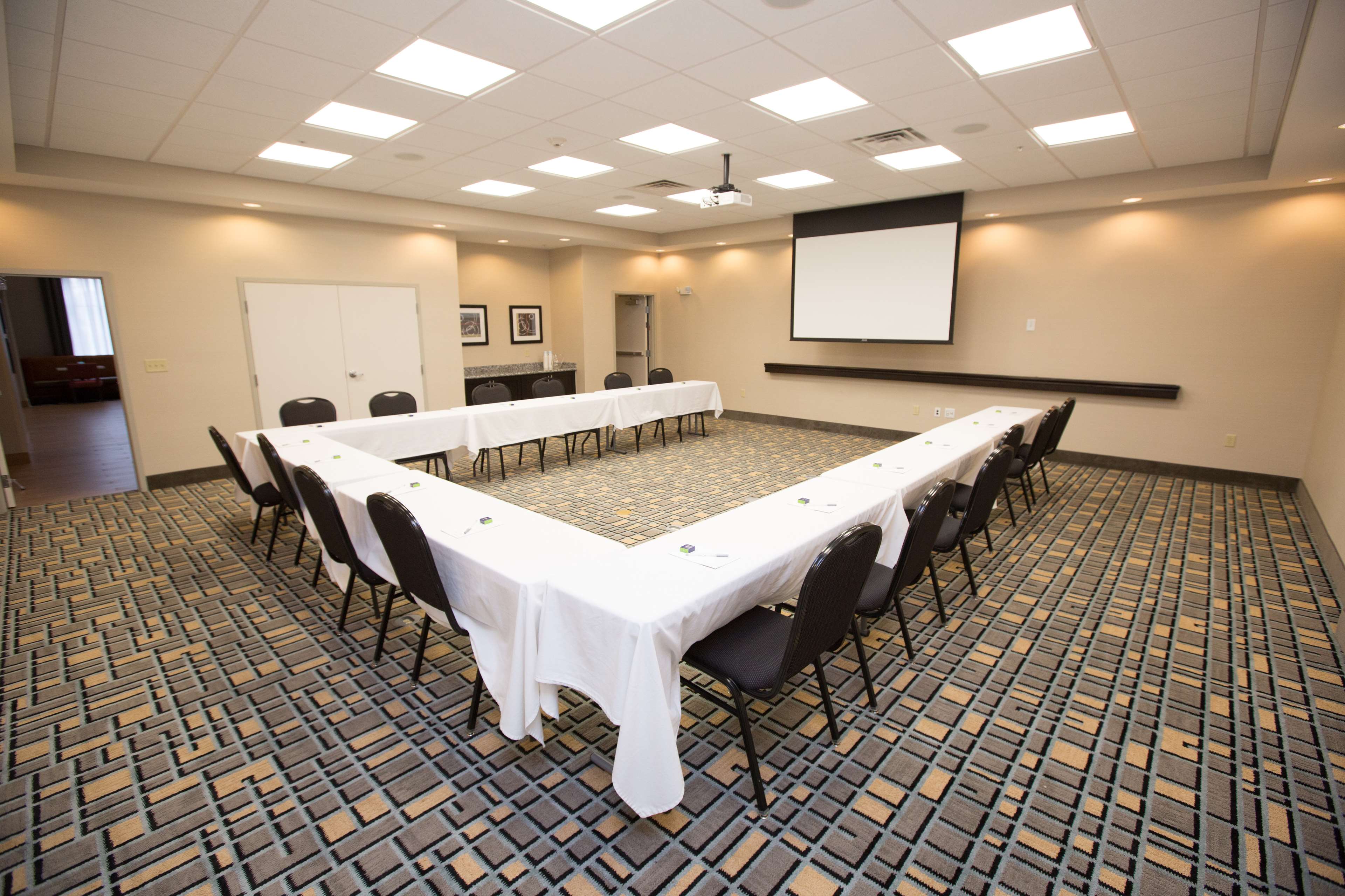 Hampton Inn & Suites Oklahoma City Airport - photo 19