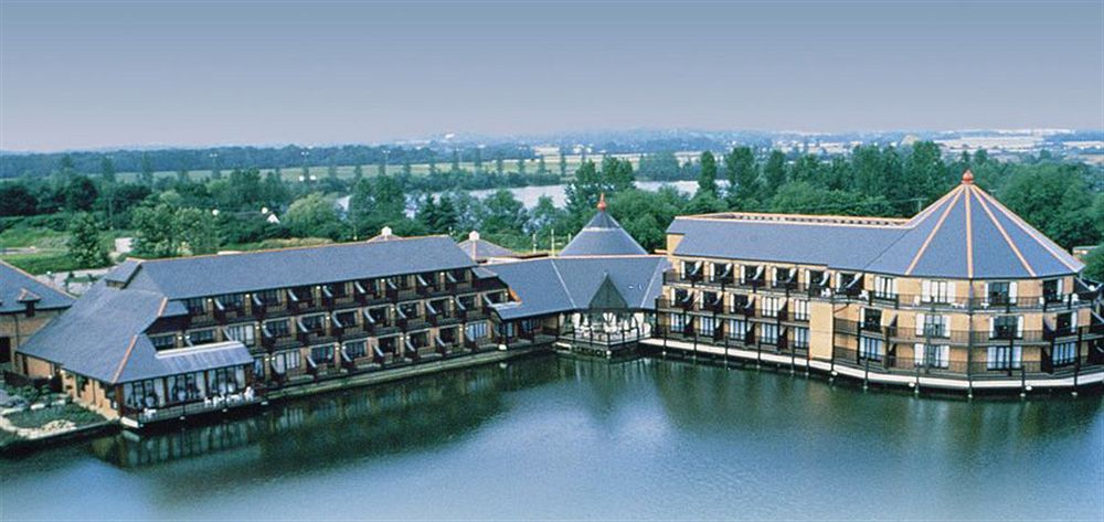 The Reading Lake Hotel — 4-Star Luxury Hotel in Reading, United Kingdom