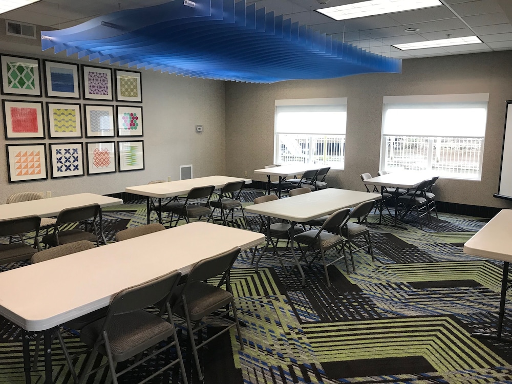Holiday Inn Express Hotel & Suites Seaside Convention Center by IHG - photo 61
