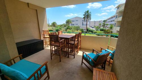 DeSoto Beach Club 105 by Tybee Beach Vacation Rentals — 4-Star Luxury Hotel in Tybee Island, United States