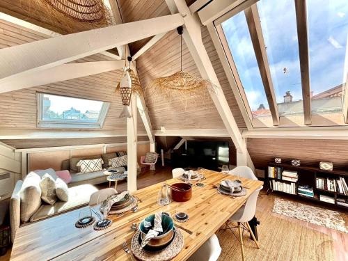 Cosy loft by the ocean - last minute hotel in Unknown City