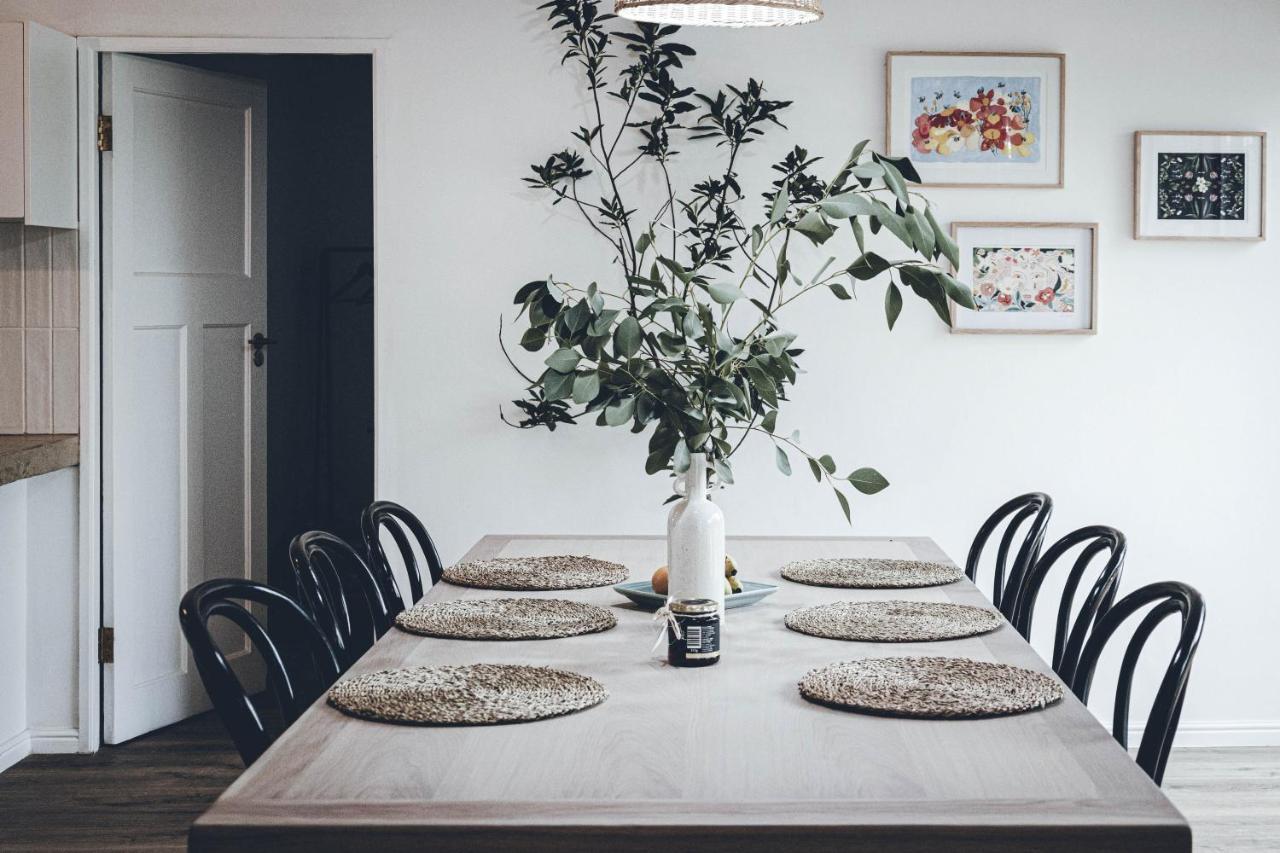 Oaktree Estate - carbon neutral hotel in Unknown City