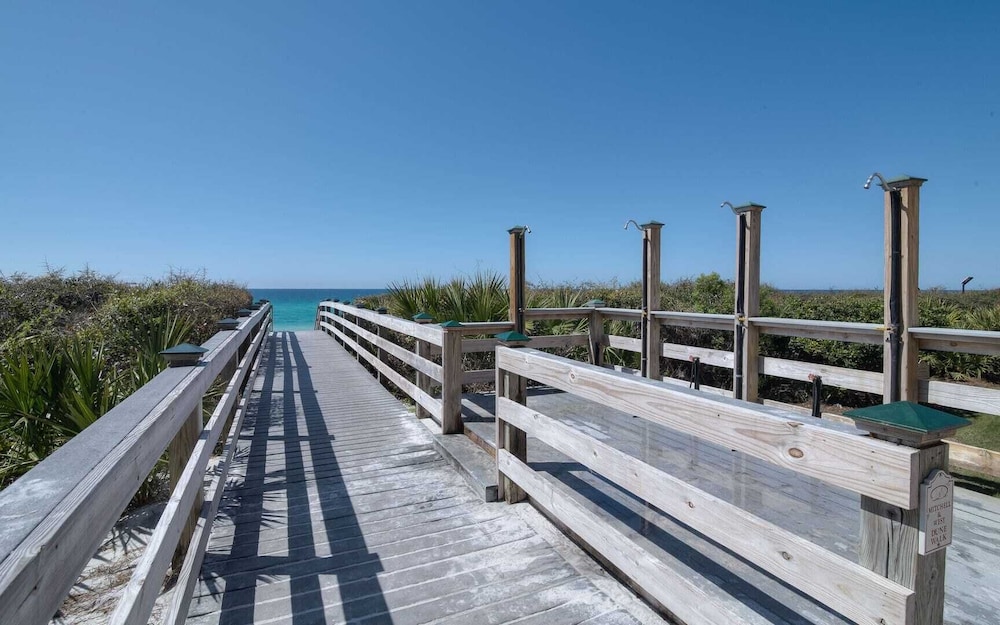 Walk to Seacrest Beach Resort Pool Modern 3bdr Free Wheelin by Avantstay - photo 20