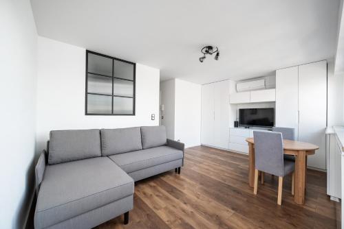 Metro Racławicka Chic Studio by BookingHost — 4-Star Luxury Hotel in Warsaw, Poland