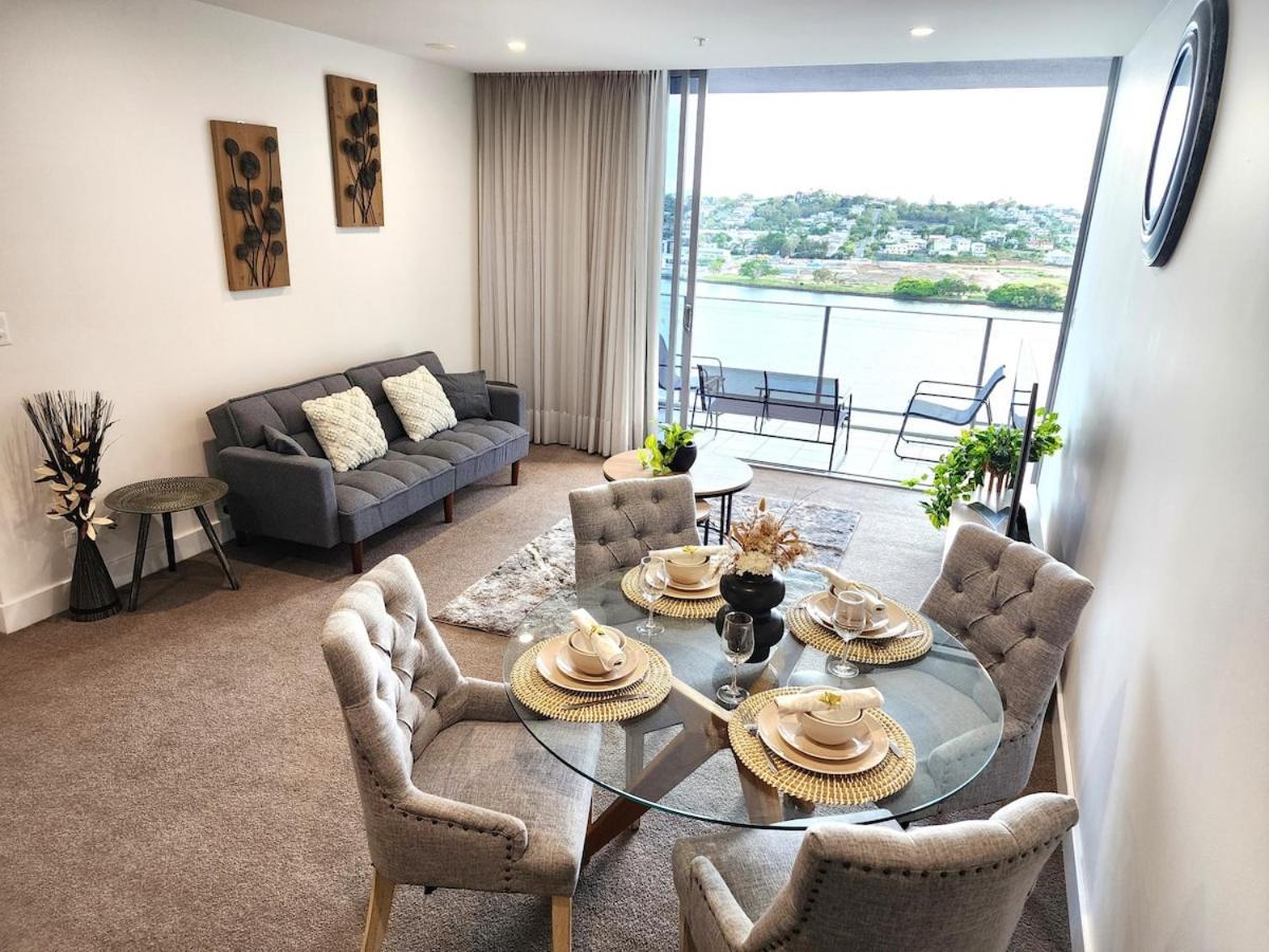 Spacious River View Escape with Free Secure Park 2BR 2BA and Sofa Bed — 4-Star Luxury Hotel in Brisbane, Australia