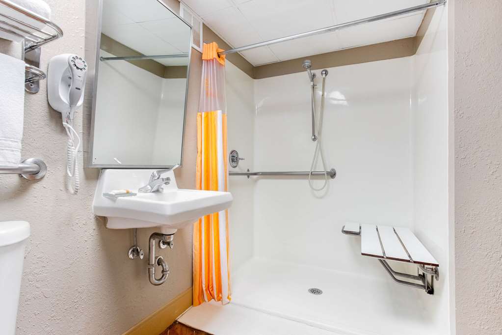 La Quinta Inn & Suites by Wyndham Indianapolis South - photo 5