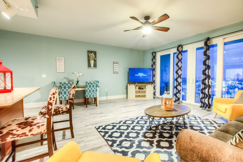 Laketown Wharf Resort by Aneliya's Rentals - photo 522