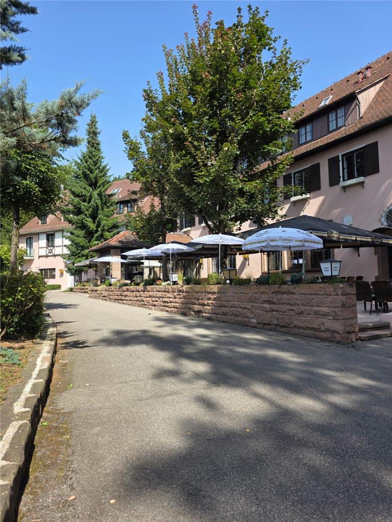 exterior view entrance relexa waldhotel schatten stuttgart