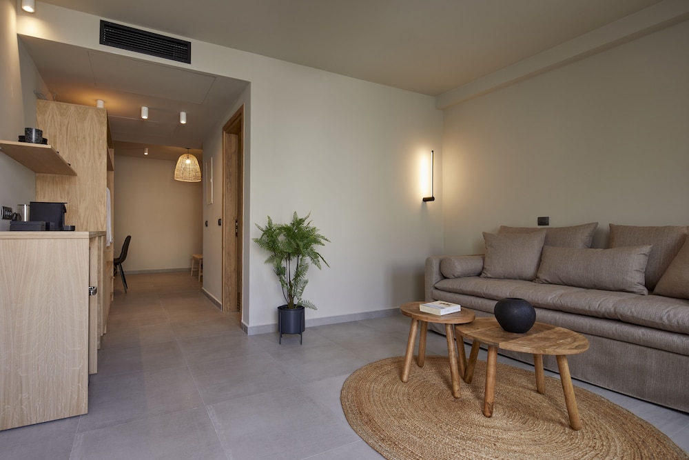 Mayu Suites — Pyrgos — photo 3