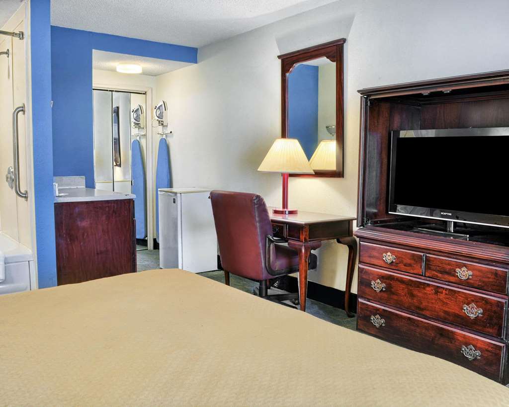 Quality Inn Thornburg - photo 17