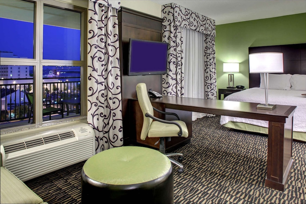 Hampton Inn & Suites Baton Rouge Downtown - photo 15
