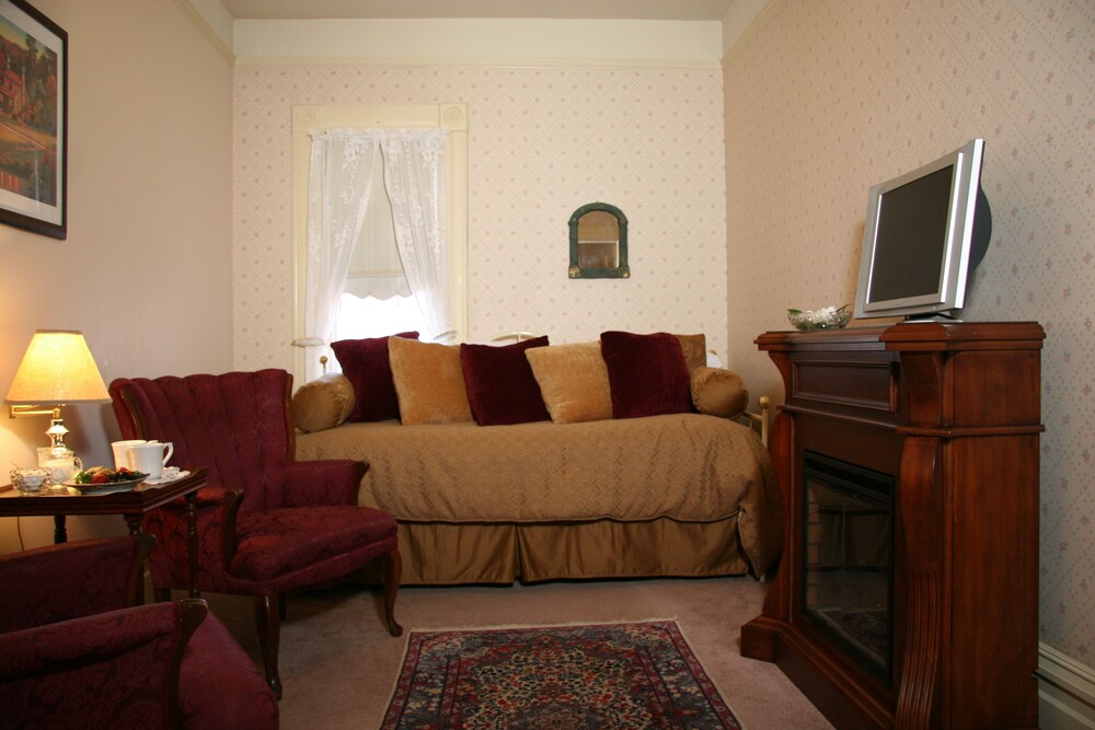 Hennessey House - photo 16