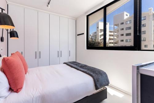 Flamingo 302: Sea Point Aprt with Sea Views