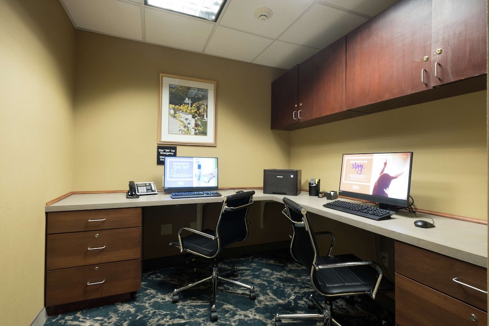 Hampton Inn & Suites Rockland - photo 45