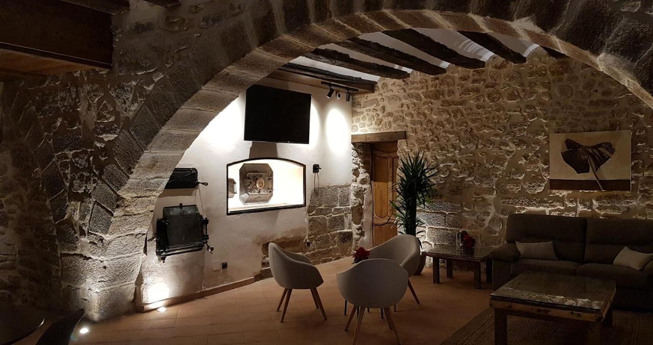 Casa Gabalda Apartamentos — 4-Star Luxury Hotel in Valderrobres, Spain
