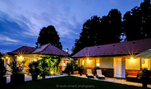 Ciprus Porta Apartmanok — 4-Star Luxury Hotel in Balatonkenese, Hungary