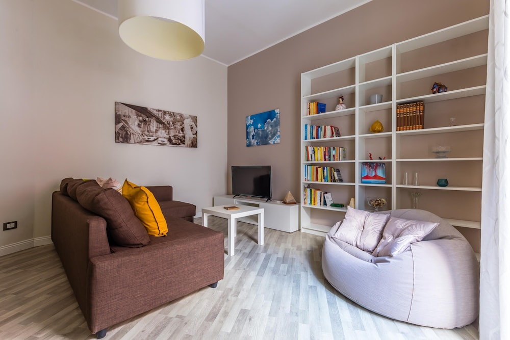 Rione Sanit Renewed Flat in Center — 4-Star Luxury Hotel in Naples, Italy