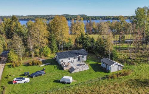 Gorgeous Home In Åsenhöga With Lake View — 4-Star Luxury Hotel in Hillerstorp, Sweden