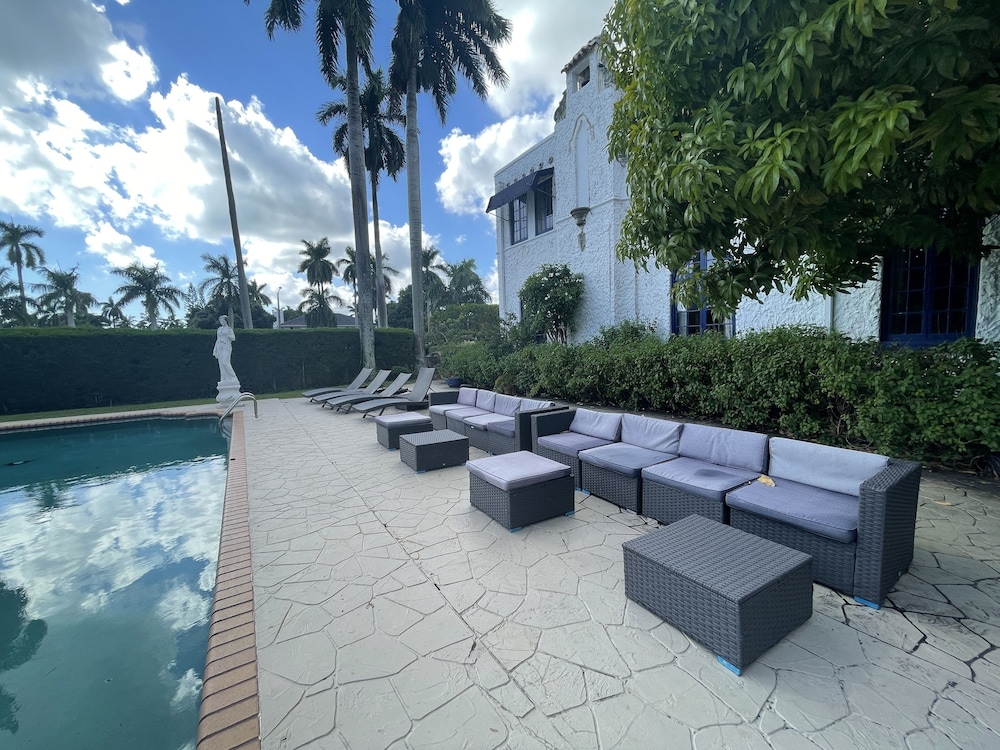 Young Mansion - photo 51