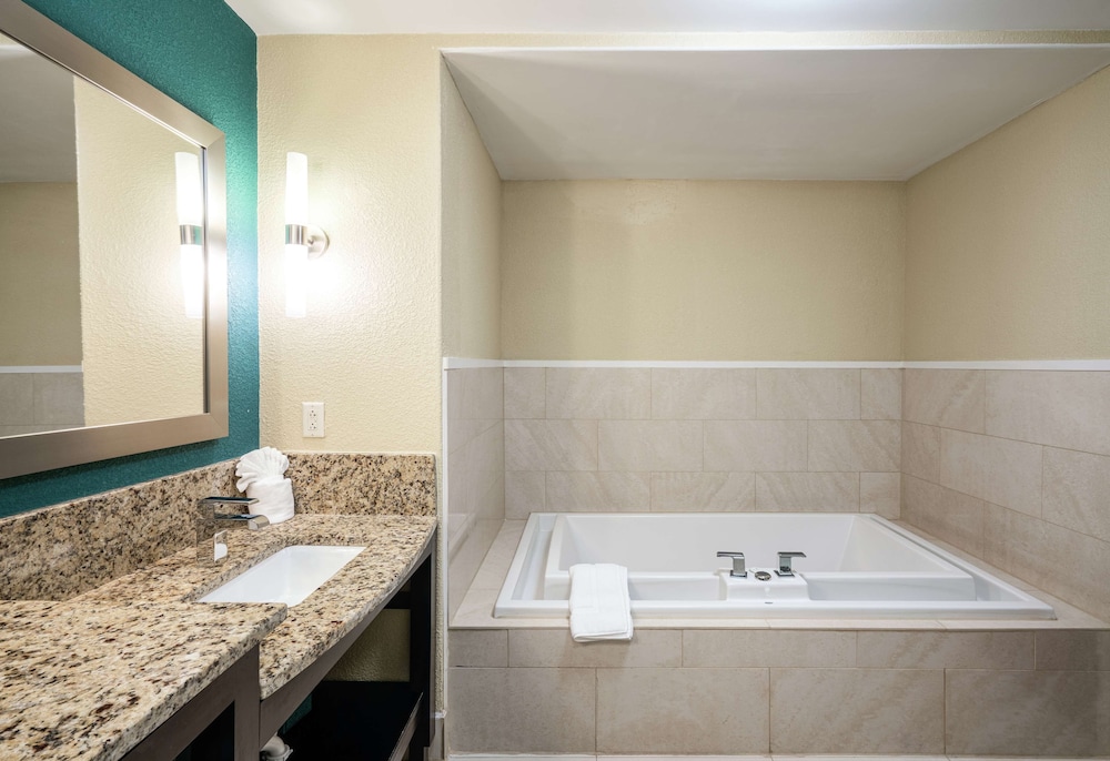 Hilton Garden Inn Dalton - photo 21