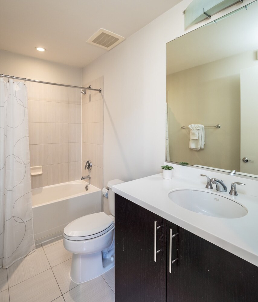 Global Luxury Suites at The White House - photo 26