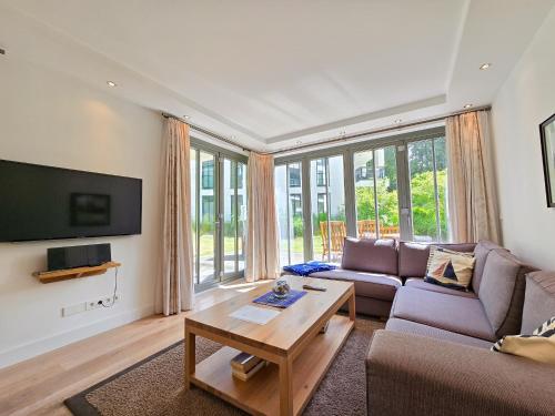 Strandvillen Binz Ferienwohnung mit 2 Schlafzimmern und Terrasse PVA 01 — 4-Star Luxury Hotel in Ostseebad Binz, Germany