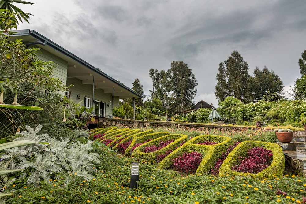 Amakoro Songa Lodge — 4-Star Luxury Hotel in Musanze, Rwanda