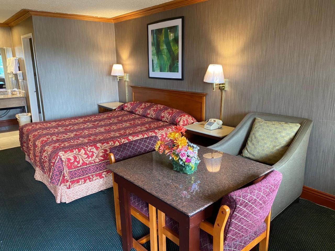 New Century Inn - photo 3
