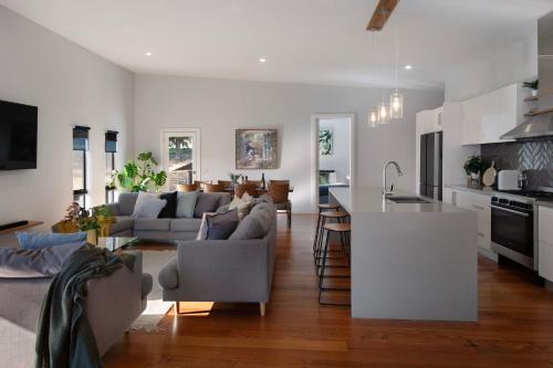 Away 4 bedroom 2 bathroom family home — 5-Star Luxury Hotel in Daylesford, Australia