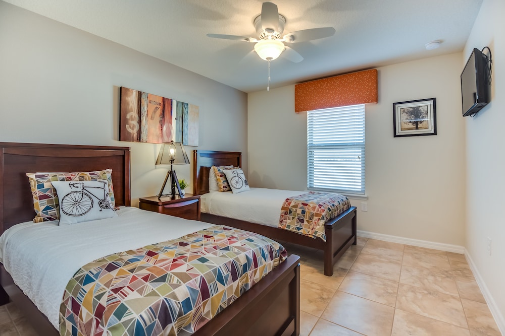 Townhome W private Pool & Free On site Water Park - photo 12