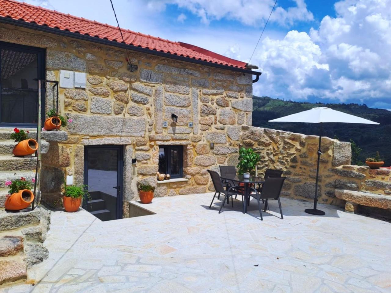 Casa da Carrasqueira — 4-Star Luxury Hotel in Arcos De Valdevez, Portugal