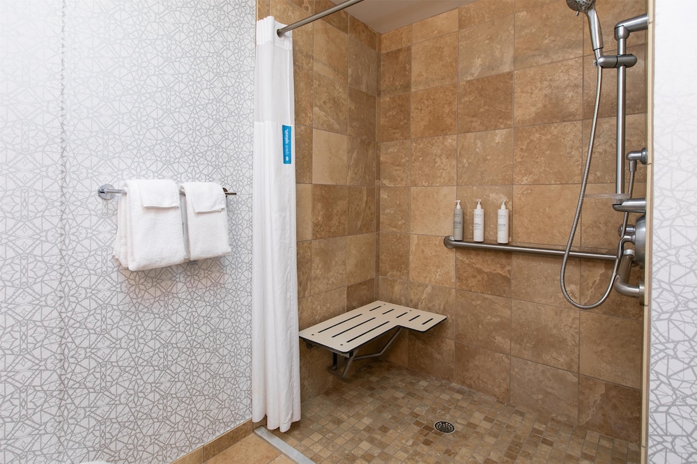 Hampton Inn & Suites Wilder - photo 30