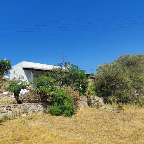 Secluded 200 Year Old Cycladic Retreat in Milos in Adamas, Greece