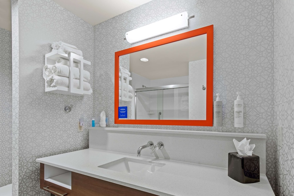 Hampton Inn & Suites Greeley - photo 23