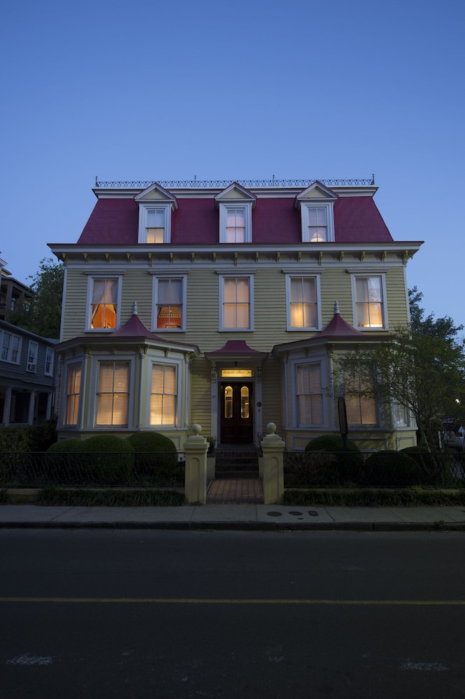 Barksdale House Inn - photo 2