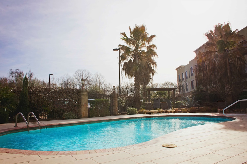 Hampton Inn and Suites College Station - photo 53