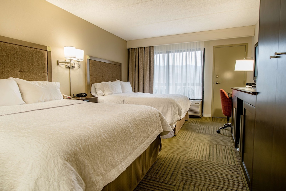 Hampton Inn Caryville I 75 Cove Lake State Park - photo 35