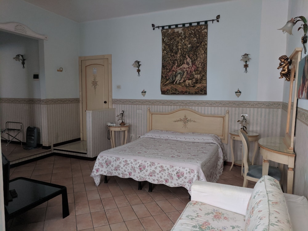 D'Elite Room & Breakfast — 4-Star Luxury Hotel in Ferrara, Italy