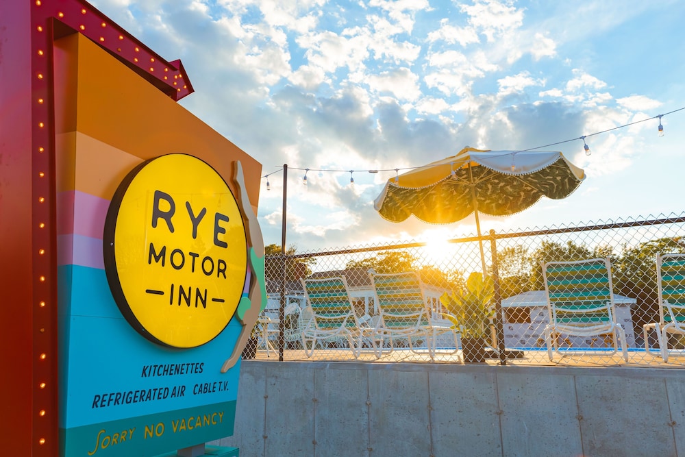 Rye Motor Inn A Retro Inspired Apartment Hotel - featured photo