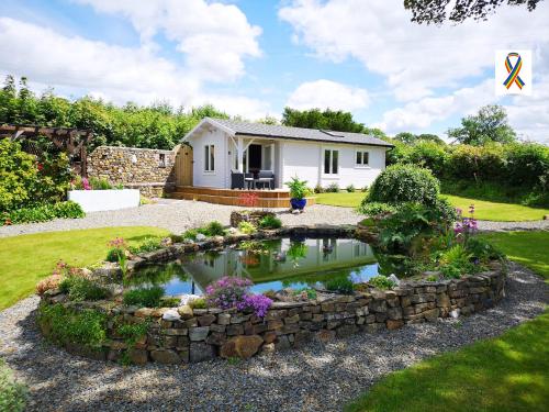 Sunset Hideaway — hotel in Whitland