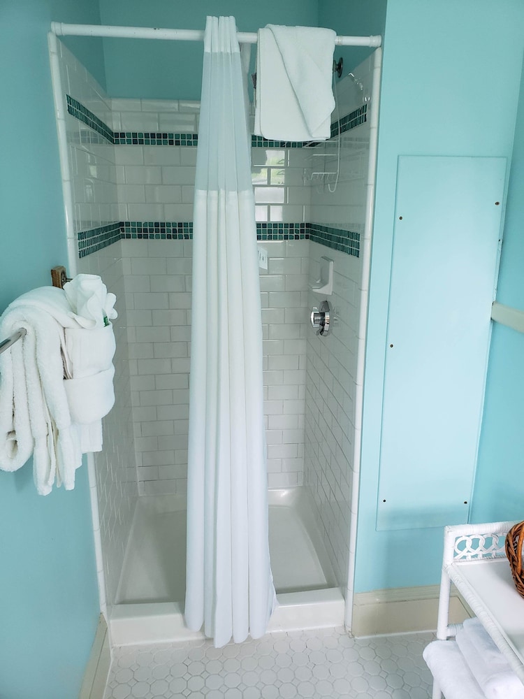 Moseley Cottage Inn & Town Motel - photo 13