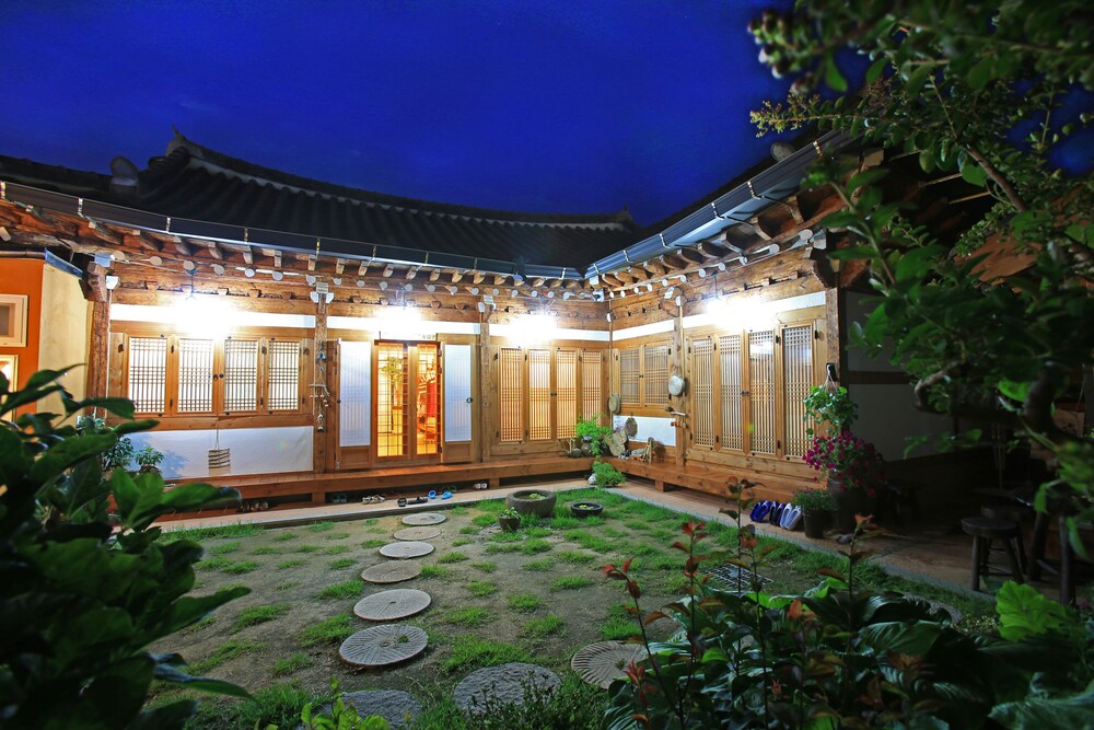 Yecheon Santax Stay — hotel in Mungyeong