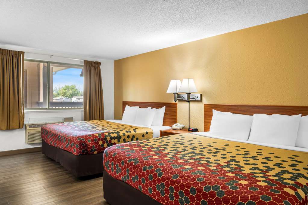 Econo Lodge Miles City I 94 - photo 26